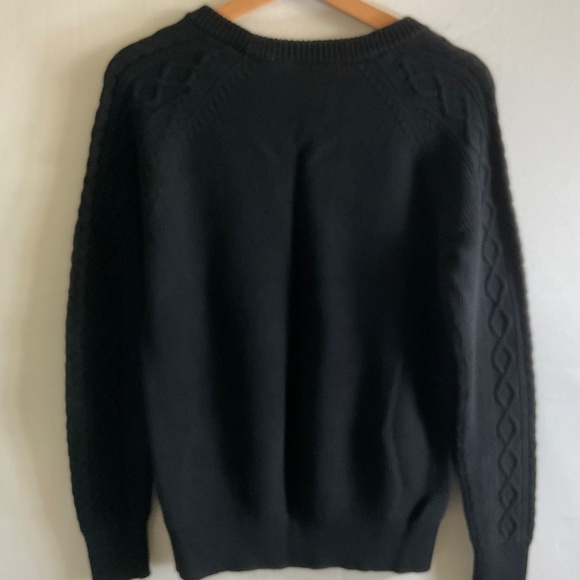 GAP WOMEN'S BLACK LONG SLEEVE SWEATER~SIZE MEDIUM! - Picture 5 of 7